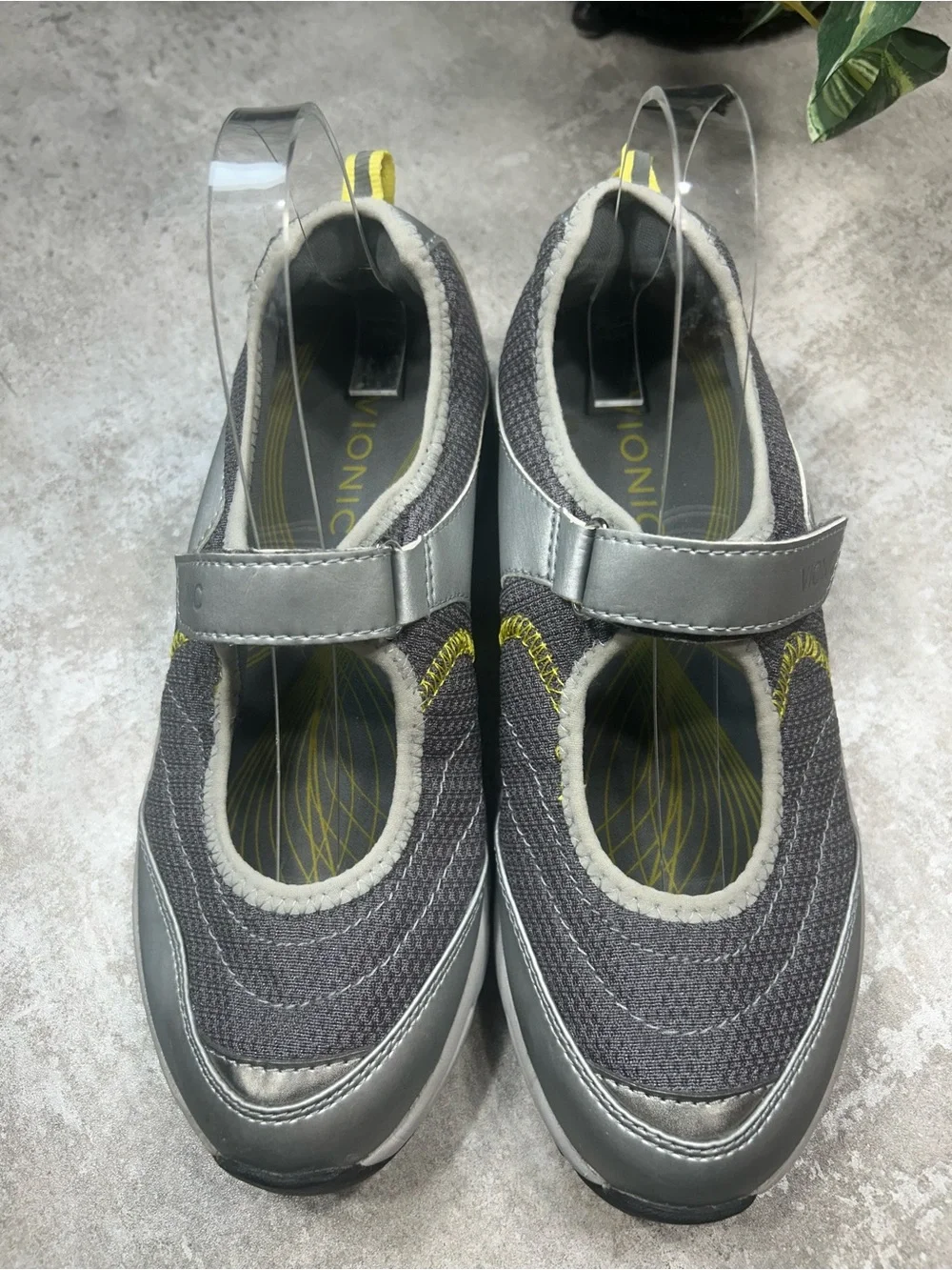 Vionic Mary Jane Gray Silver Yellow Comfort Walking Shoes Women’s Size 7